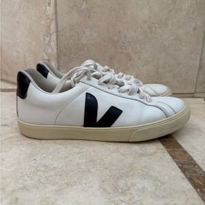 Veja sneakers size 8